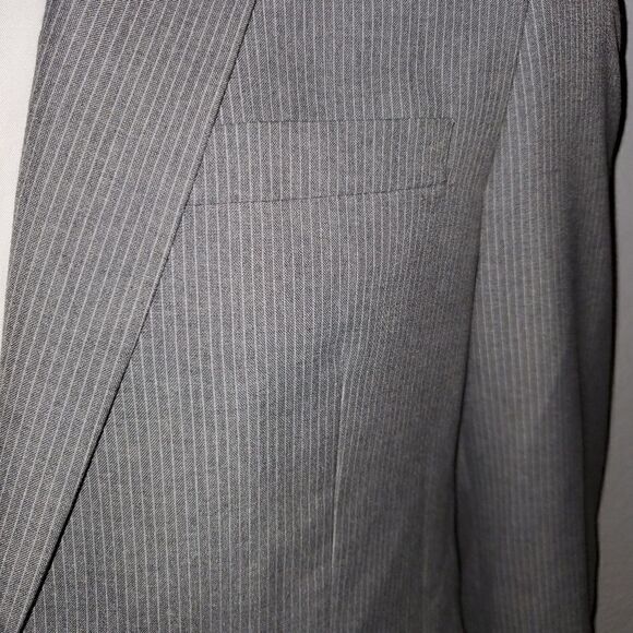 Merona Men's Gray Pin Stripe Sport Coat 40R - Picture 3 of 7